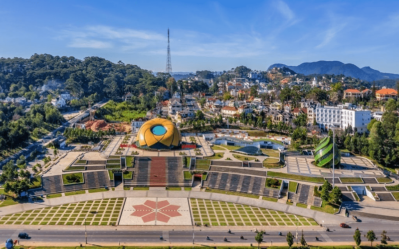 Lam Vien Square