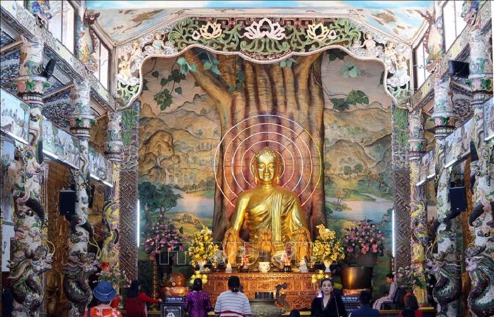 Linh Phuoc Pagoda Dress Code