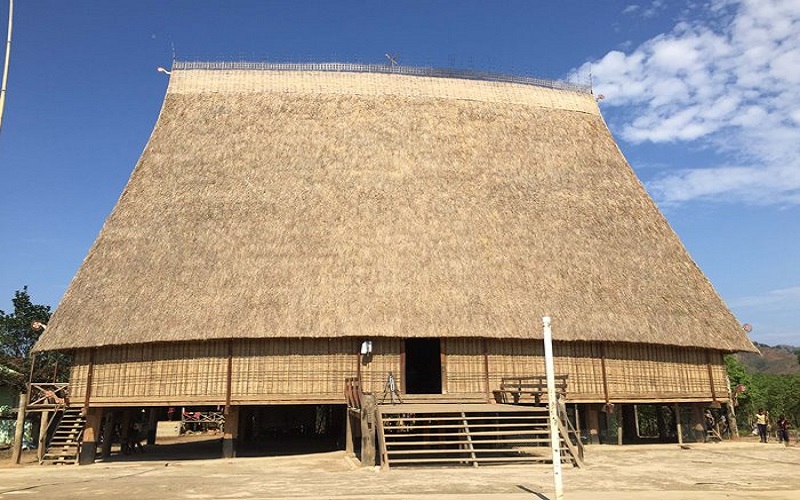vietnamese-communal-house-of-hilltribes