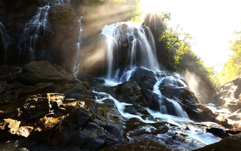 cat-cat-village-waterfall