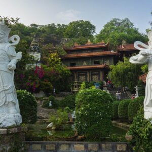 Hang-Pagoda-Sam-Mountain
