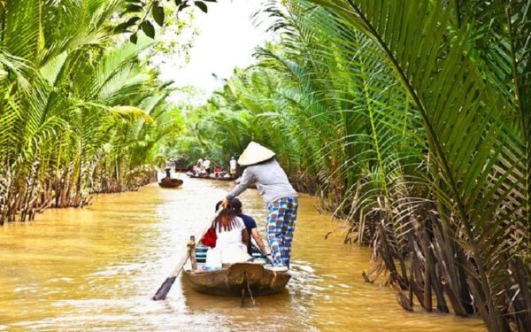 mekong-delta-floating-market-tour