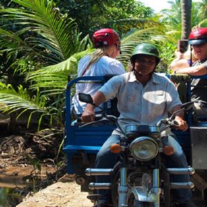 tuk-tuk-in-mekong-delta