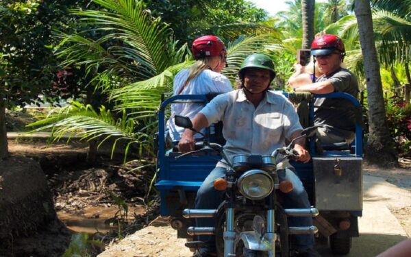 tuk-tuk-in-mekong-delta