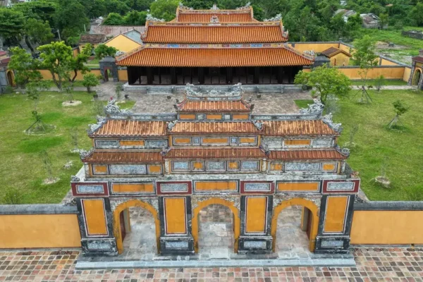 Duc-Duc-Tomb-Hue