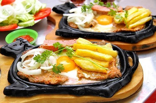 Local Restaurants between Hue and Hoi An