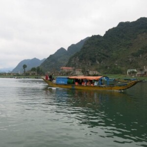 boat-cruise-phong-nha-cave
