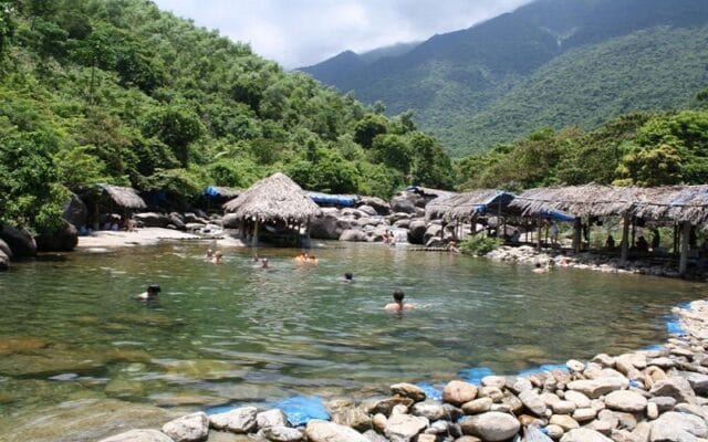 What to See between Hue and Danang Hoi An