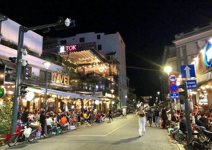 Hue Nightlife Activities