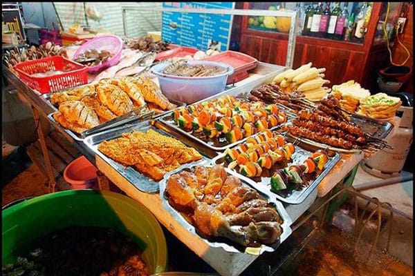 What to Buy in Dam Market