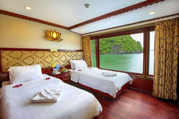 cabin on boat cruise halong