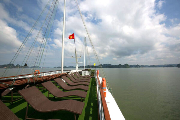 halong-bay-tour
