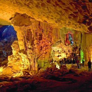 surprising-cave-halong-bay