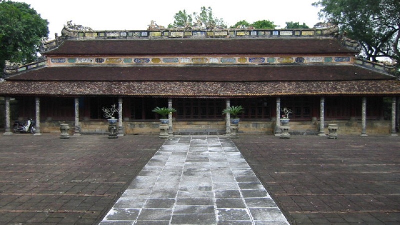 How to Get to Dong Khanh Tomb