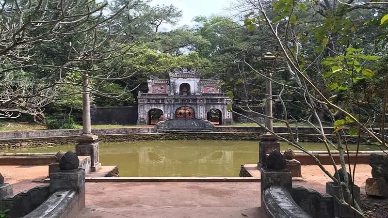 tu-hieu-pagoda-in-hue