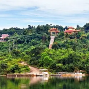 vong-canh-hill-in-hue