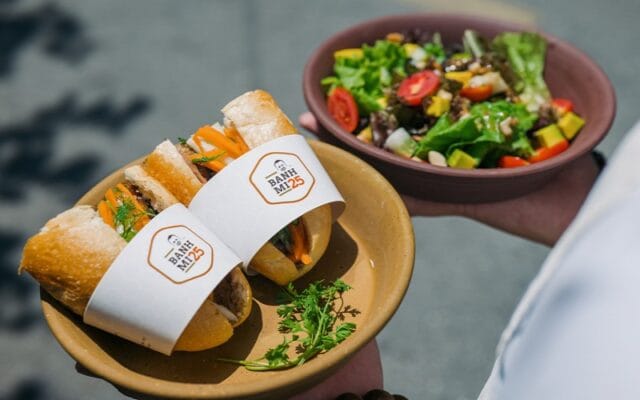 best-banh-mi-in-hanoi-old-quarter