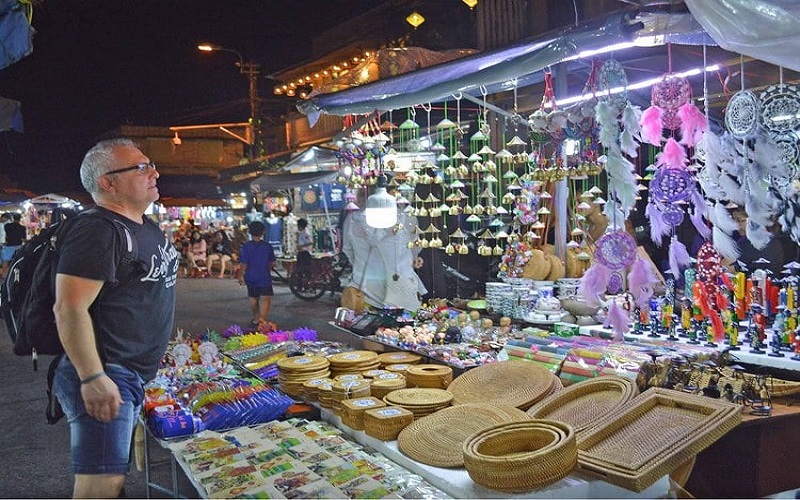 halong-nightlife
