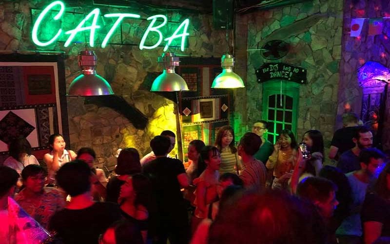 cat-ba-nightlife