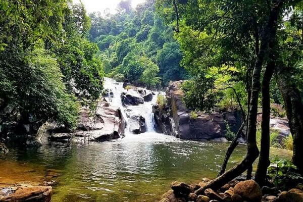 Nhi Ho Waterfall