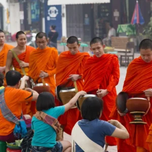 Alms-Giving-ceremony-Luang-Prabang
