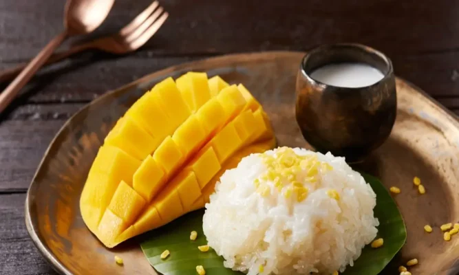 Khao-Niew-Ma-Muang-Mango-Sticky-Rice