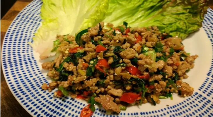 Larb-What-to-Eat-in-Laos