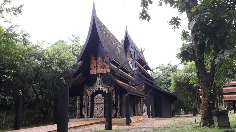 Baan-Dam-Museum-Chiang-Rai-Thailand