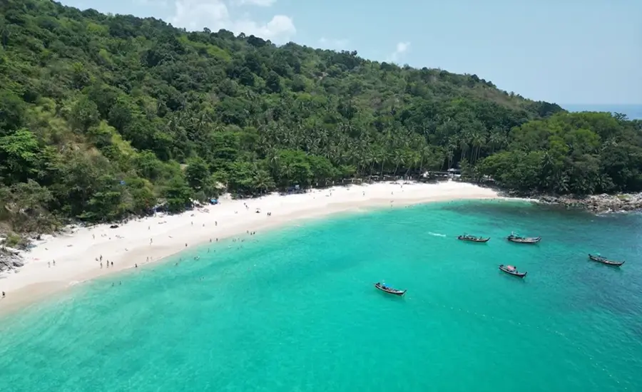 Loh-Moo-Dee-Beach